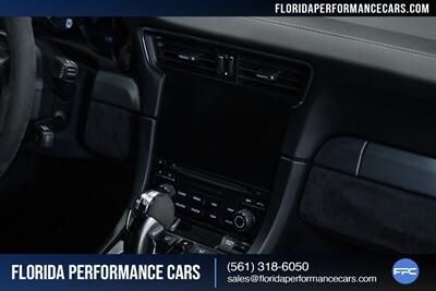 2018 Porsche 911 GT3   - Photo 58 - Riviera Beach, FL 33407