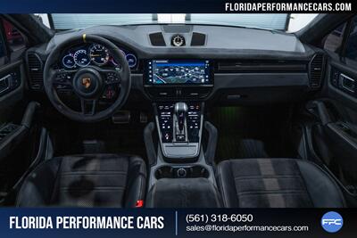 2022 Porsche Cayenne Turbo GT - Photo 20 - Riviera Beach, FL 33407