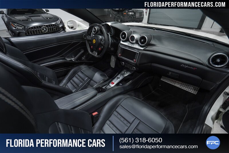 2015 Ferrari California T   - Photo 27 - Riviera Beach, FL 33407