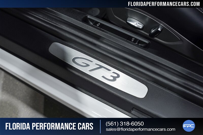 2015 Porsche 911 GT3   - Photo 61 - Riviera Beach, FL 33407