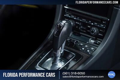 2015 Porsche 911 Turbo S   - Photo 60 - Riviera Beach, FL 33407