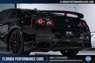 2021 Nissan GT-R Premium   - Photo 14 - Riviera Beach, FL 33407
