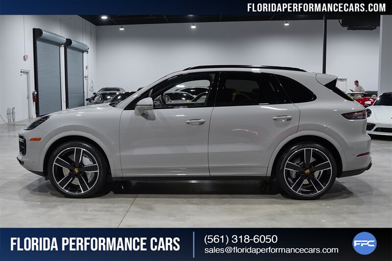 2022 Porsche Cayenne Turbo   - Photo 3 - Riviera Beach, FL 33407