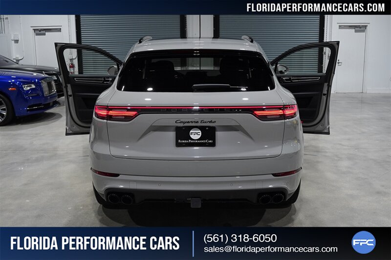 2022 Porsche Cayenne Turbo   - Photo 44 - Riviera Beach, FL 33407