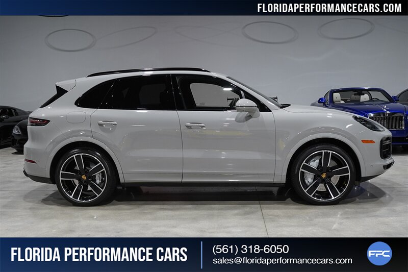 2022 Porsche Cayenne Turbo   - Photo 7 - Riviera Beach, FL 33407