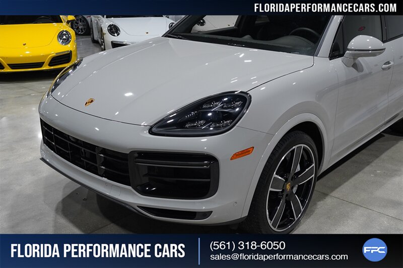 2022 Porsche Cayenne Turbo   - Photo 13 - Riviera Beach, FL 33407