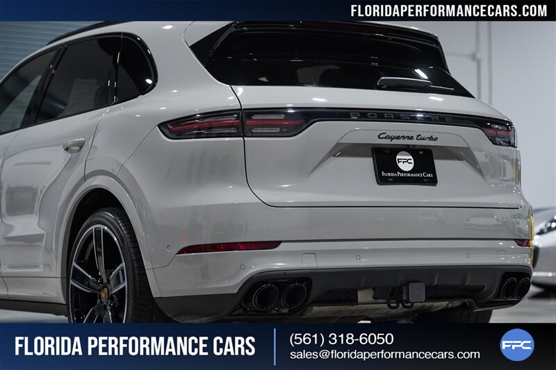 2022 Porsche Cayenne Turbo   - Photo 66 - Riviera Beach, FL 33407