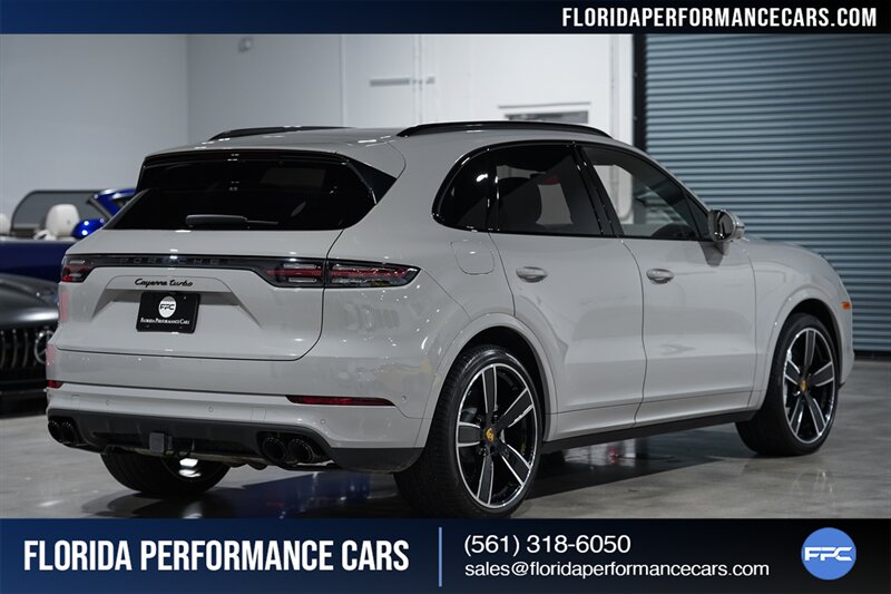 2022 Porsche Cayenne Turbo   - Photo 14 - Riviera Beach, FL 33407