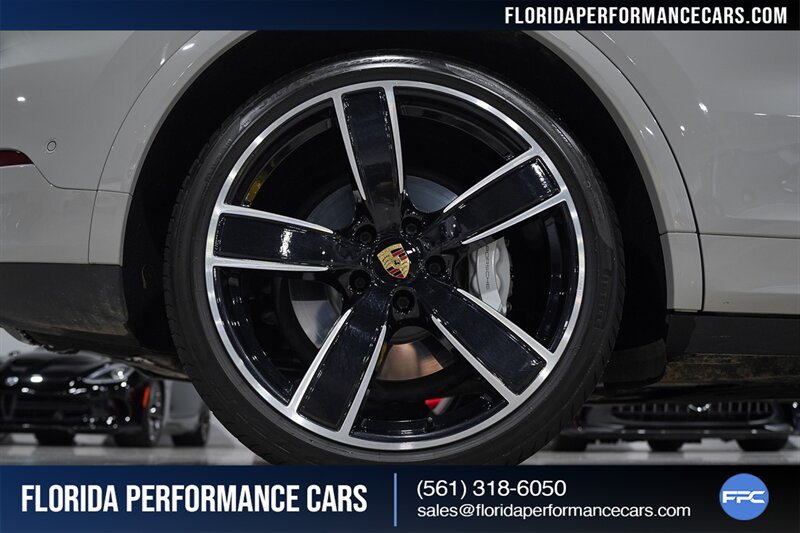 2022 Porsche Cayenne Turbo   - Photo 50 - Riviera Beach, FL 33407