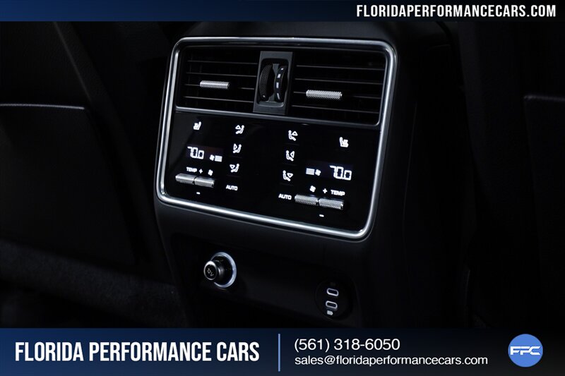 2022 Porsche Cayenne Turbo   - Photo 61 - Riviera Beach, FL 33407