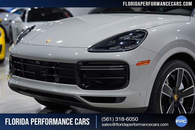 2022 Porsche Cayenne Turbo   - Photo 65 - Riviera Beach, FL 33407