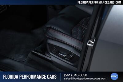 2022 Audi RS Q8 4.0T quattro - Photo 25 - Riviera Beach, FL 33407