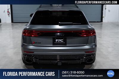 2022 Audi RS Q8 4.0T quattro - Photo 5 - Riviera Beach, FL 33407