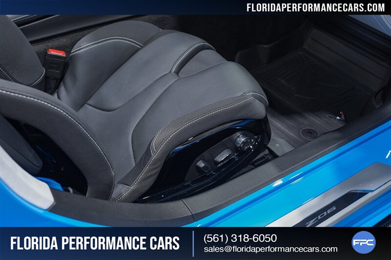 2023 Chevrolet Corvette Z06   - Photo 30 - Riviera Beach, FL 33407