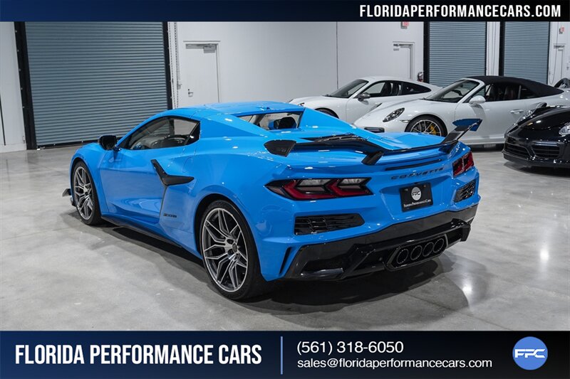 2023 Chevrolet Corvette Z06   - Photo 14 - Riviera Beach, FL 33407