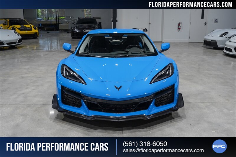 2023 Chevrolet Corvette Z06   - Photo 65 - Riviera Beach, FL 33407