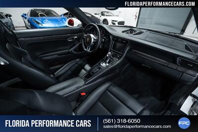 2015 Porsche 911 Turbo   - Photo 28 - Riviera Beach, FL 33407