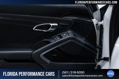2015 Porsche 911 Turbo   - Photo 24 - Riviera Beach, FL 33407