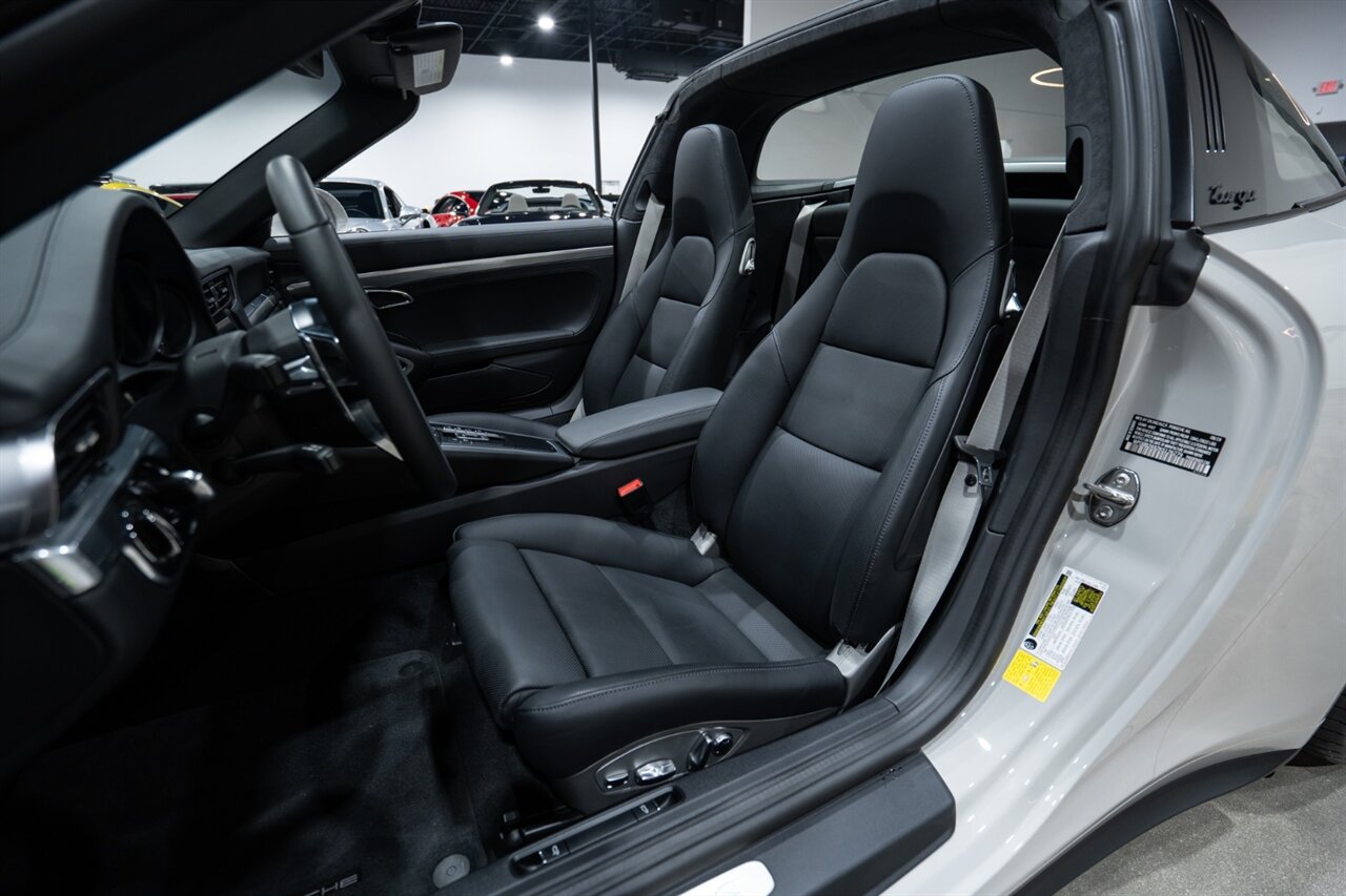 2019 Porsche 911 Targa 4S   - Photo 21 - Riviera Beach, FL 33407