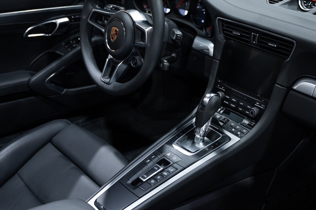 2019 Porsche 911 Targa 4S   - Photo 56 - Riviera Beach, FL 33407
