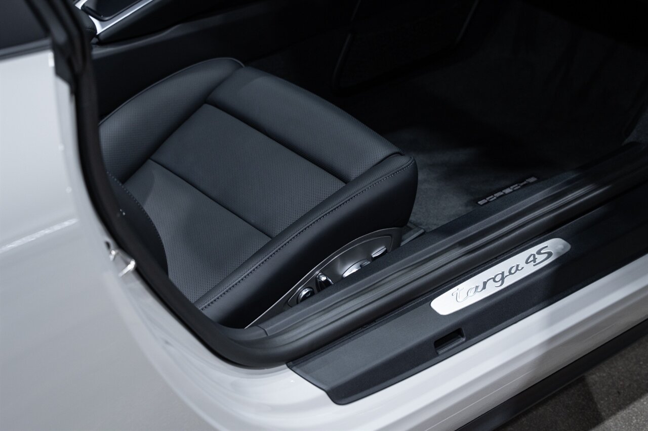 2019 Porsche 911 Targa 4S   - Photo 32 - Riviera Beach, FL 33407