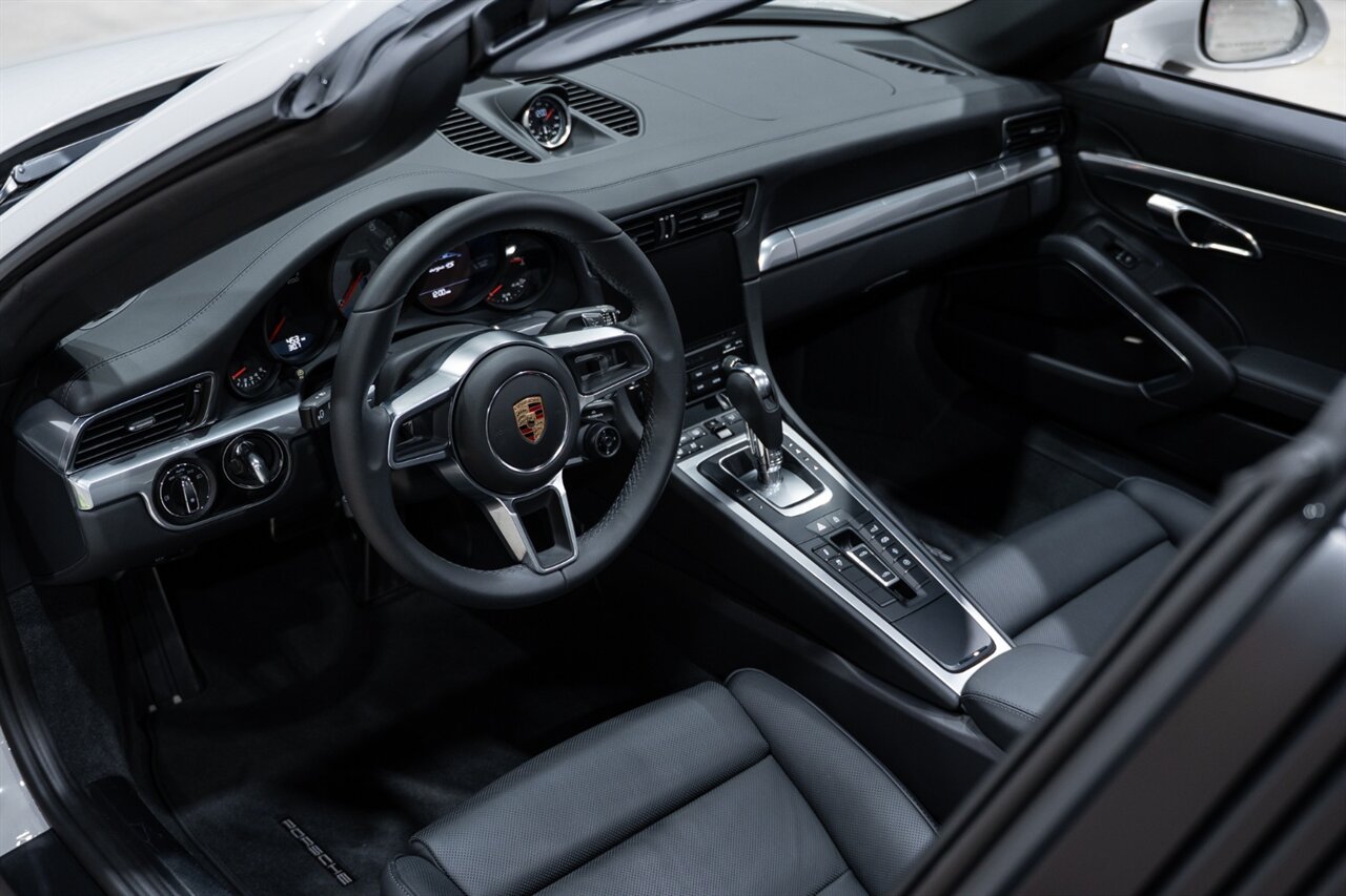 2019 Porsche 911 Targa 4S   - Photo 45 - Riviera Beach, FL 33407
