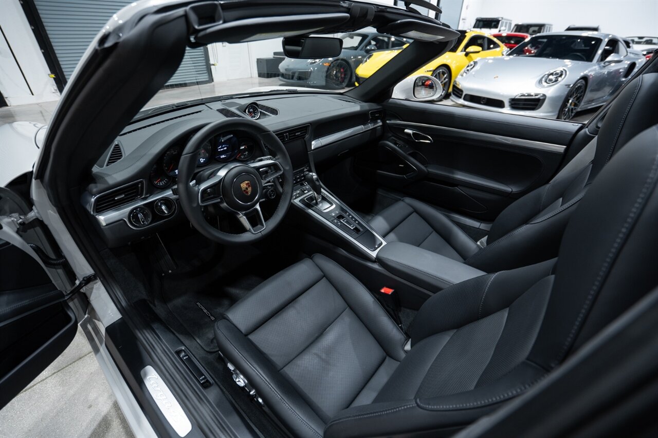 2019 Porsche 911 Targa 4S   - Photo 20 - Riviera Beach, FL 33407