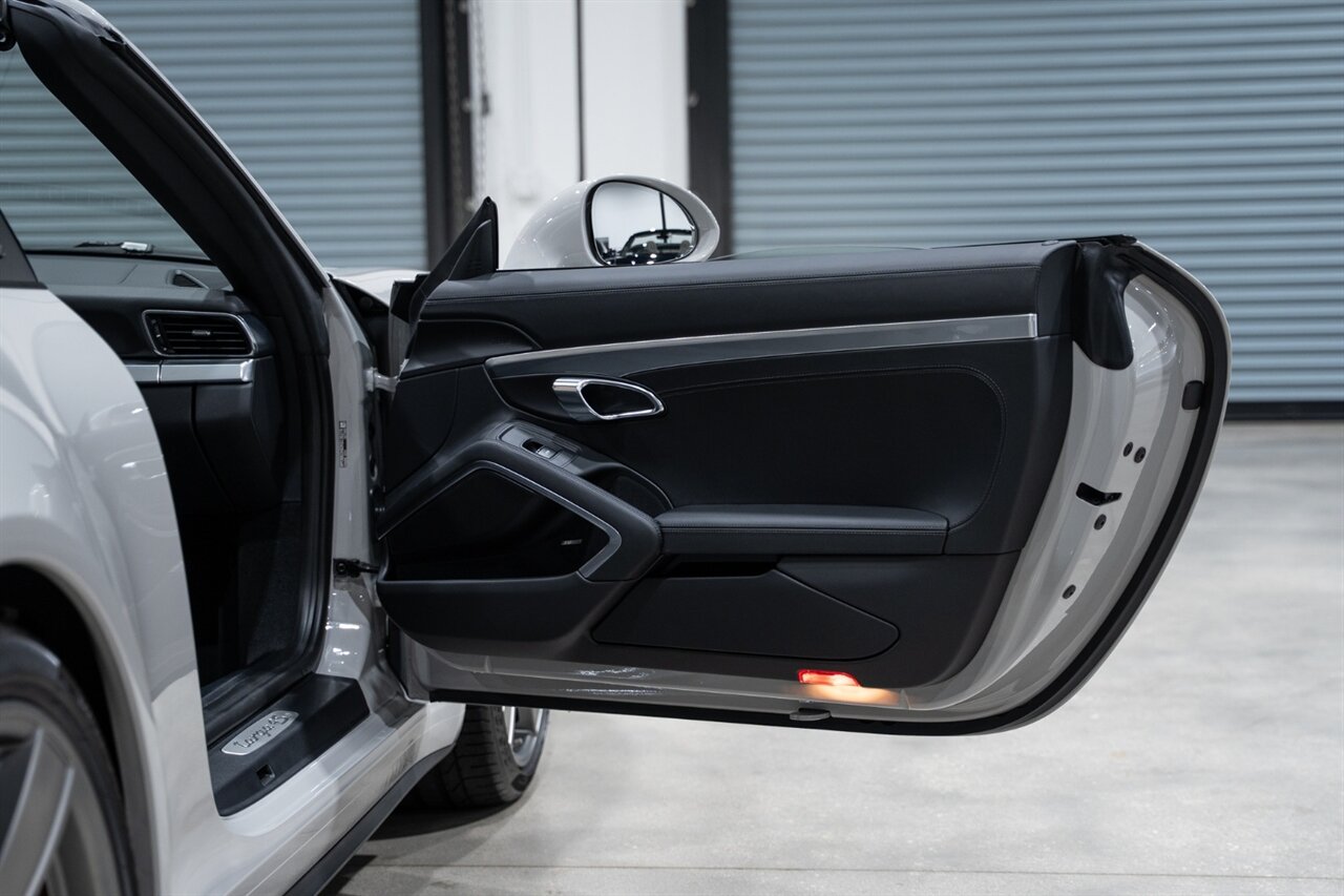 2019 Porsche 911 Targa 4S   - Photo 31 - Riviera Beach, FL 33407