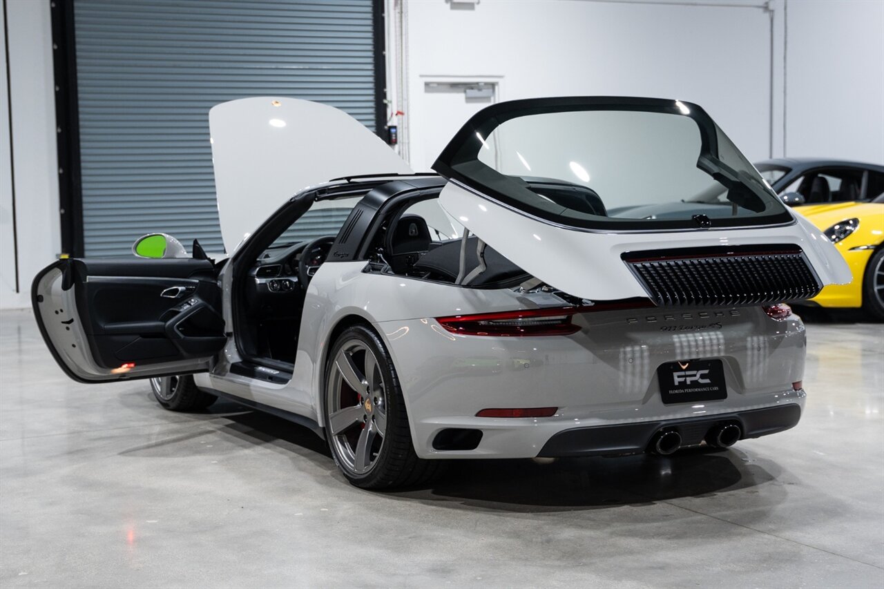 2019 Porsche 911 Targa 4S   - Photo 35 - Riviera Beach, FL 33407