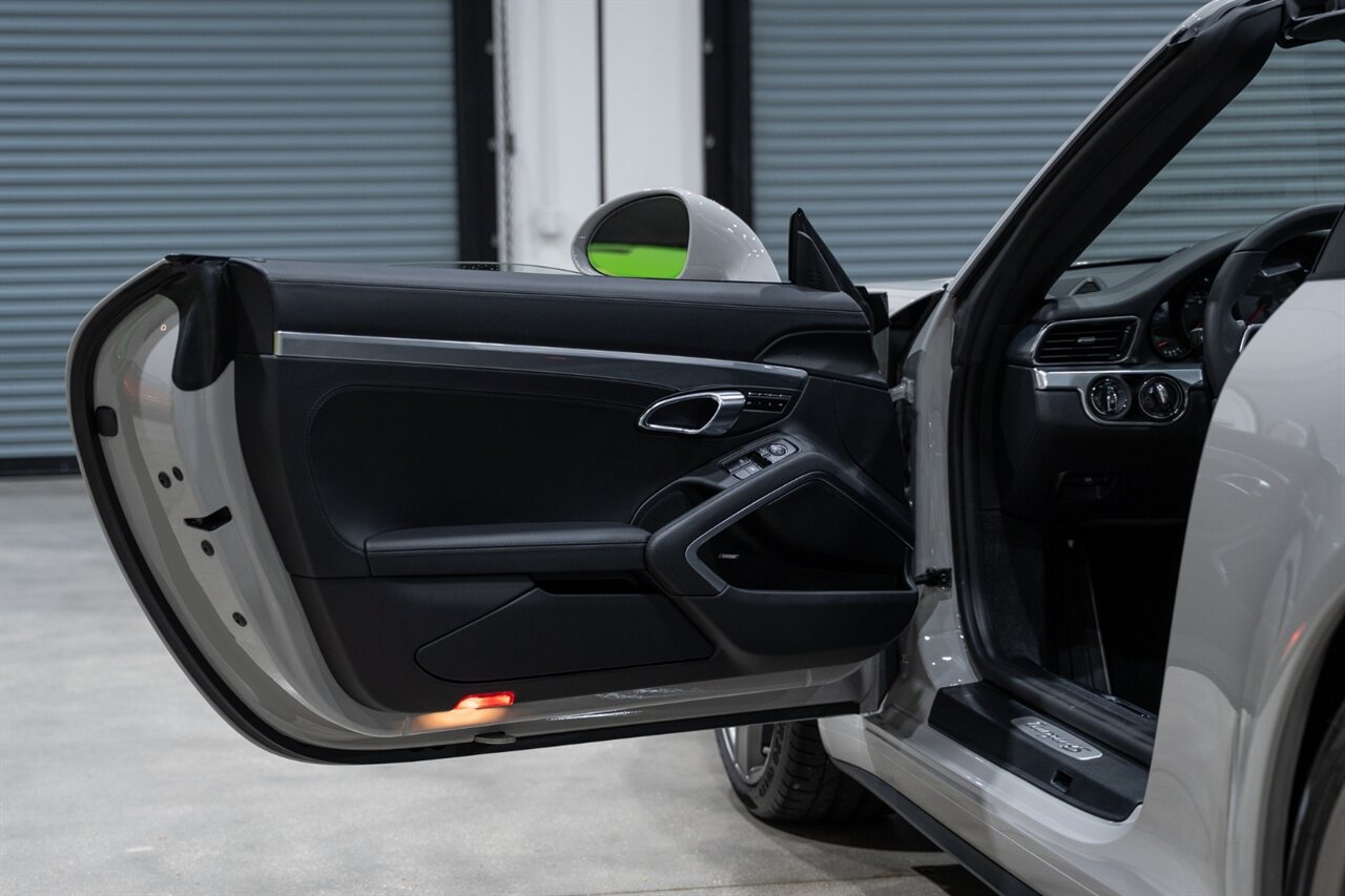 2019 Porsche 911 Targa 4S   - Photo 27 - Riviera Beach, FL 33407