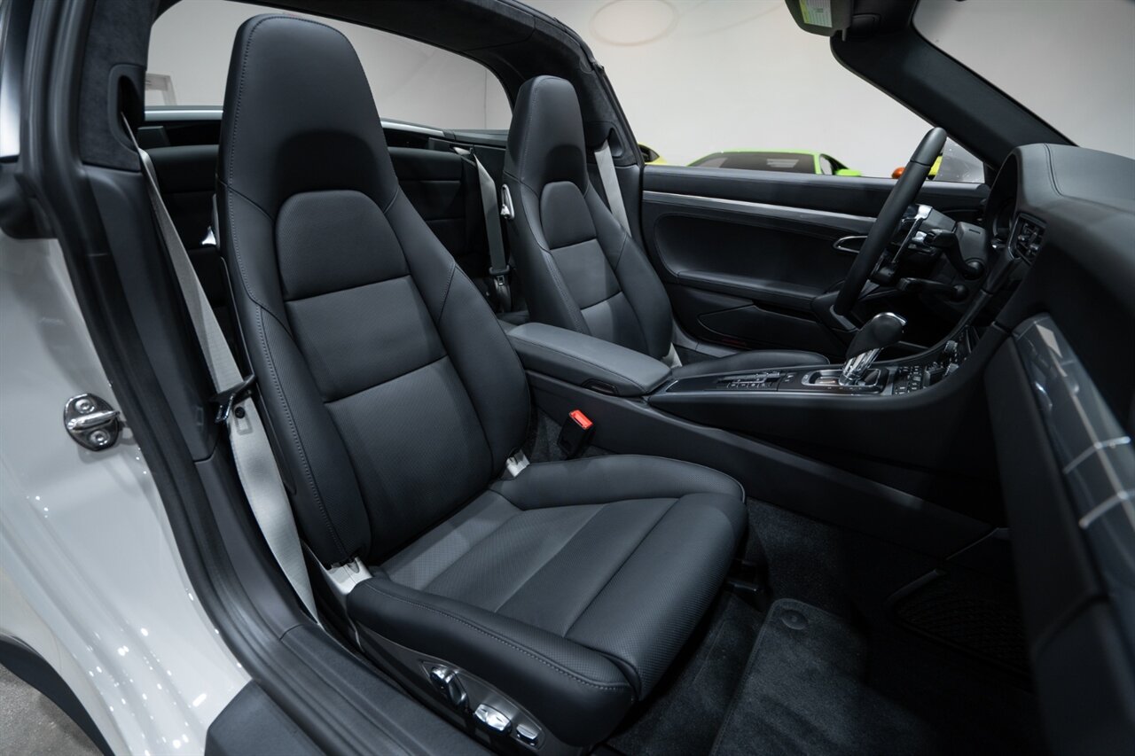 2019 Porsche 911 Targa 4S   - Photo 30 - Riviera Beach, FL 33407