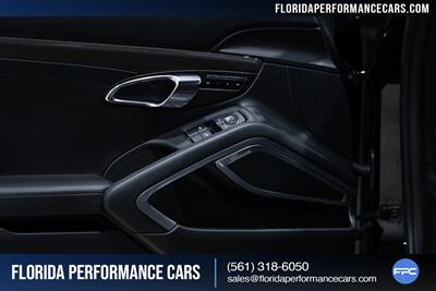 2016 Porsche 911 Turbo S   - Photo 24 - Riviera Beach, FL 33407
