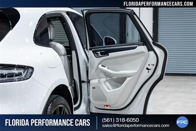 2024 Porsche Macan GTS   - Photo 29 - Riviera Beach, FL 33407