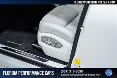 2024 Porsche Macan GTS   - Photo 24 - Riviera Beach, FL 33407