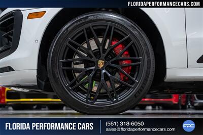 2024 Porsche Macan GTS   - Photo 11 - Riviera Beach, FL 33407