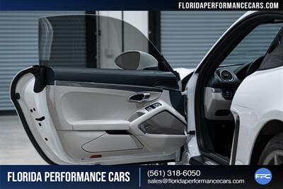 2019 Porsche 718 Cayman S   - Photo 23 - Riviera Beach, FL 33407