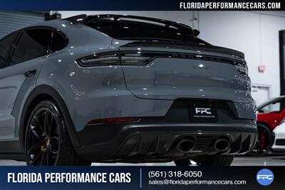2022 Porsche Cayenne Turbo GT   - Photo 17 - Riviera Beach, FL 33407
