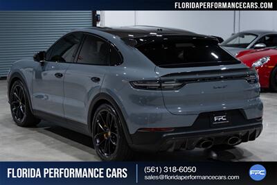 2022 Porsche Cayenne Turbo GT   - Photo 74 - Riviera Beach, FL 33407
