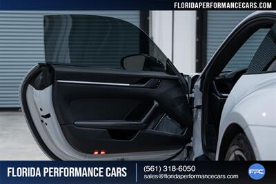2024 Porsche 911 Carrera T   - Photo 23 - Riviera Beach, FL 33407