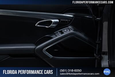 2017 Porsche 911 Turbo   - Photo 24 - Riviera Beach, FL 33407