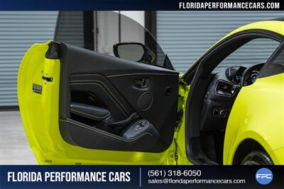 2023 Aston Martin Vantage V8   - Photo 22 - Riviera Beach, FL 33407