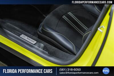 2023 Aston Martin Vantage V8   - Photo 24 - Riviera Beach, FL 33407