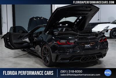 2023 Chevrolet Corvette Z06   - Photo 33 - Riviera Beach, FL 33407