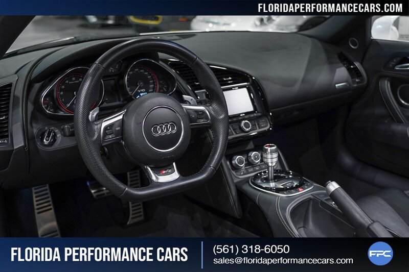 2014 Audi R8 5.2 quattro Spyder   - Photo 44 - Riviera Beach, FL 33407