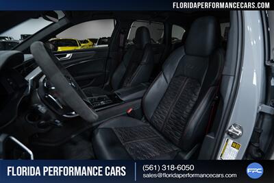 2022 Audi RS 6 Avant 4.0T quattro Avant - Photo 19 - Riviera Beach, FL 33407