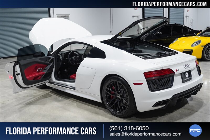 2018 Audi R8 5.2 V10 RWS   - Photo 34 - Riviera Beach, FL 33407