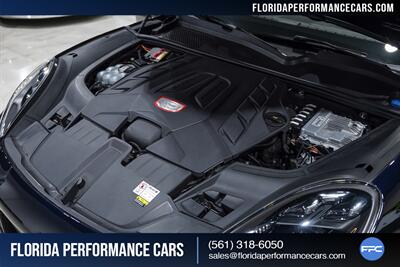 2023 Porsche Cayenne Turbo GT   - Photo 45 - Riviera Beach, FL 33407