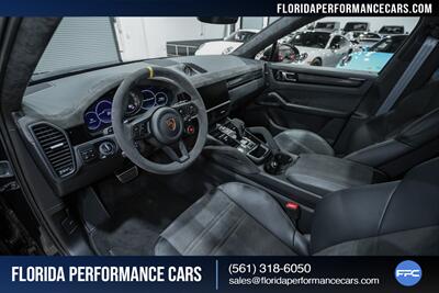 2023 Porsche Cayenne Turbo GT - Photo 18 - Riviera Beach, FL 33407