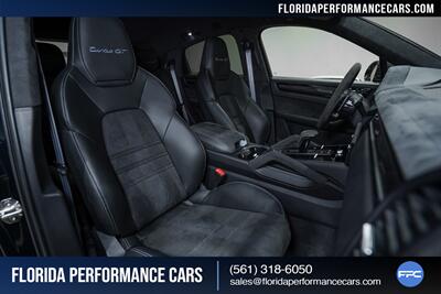 2023 Porsche Cayenne Turbo GT   - Photo 33 - Riviera Beach, FL 33407