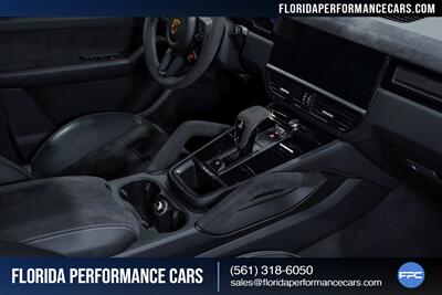 2023 Porsche Cayenne Turbo GT   - Photo 59 - Riviera Beach, FL 33407